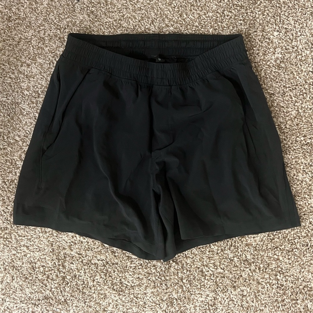 Men’s Lulu Lemon Shorts (Medium 5 inch inseams)